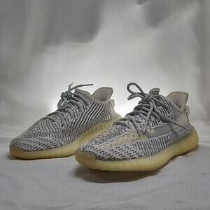 ADIDAS YEEZYS BOOST V2 NON- REFLECTIVE MENS 8 LADIES 9 COLOR GREY/WHITE VGUC